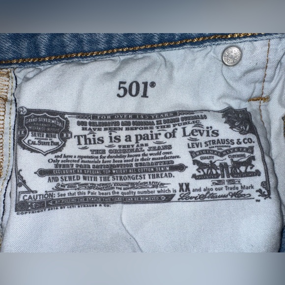 Levi's 501 Light Blue Distressed Denim Jean Cut-off Shorts Jorts - 26 Women’s - Picture 8 of 10